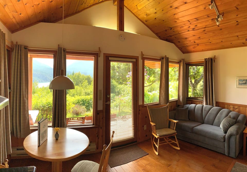 Cedarbrook Cottage | Living area | Fireplace