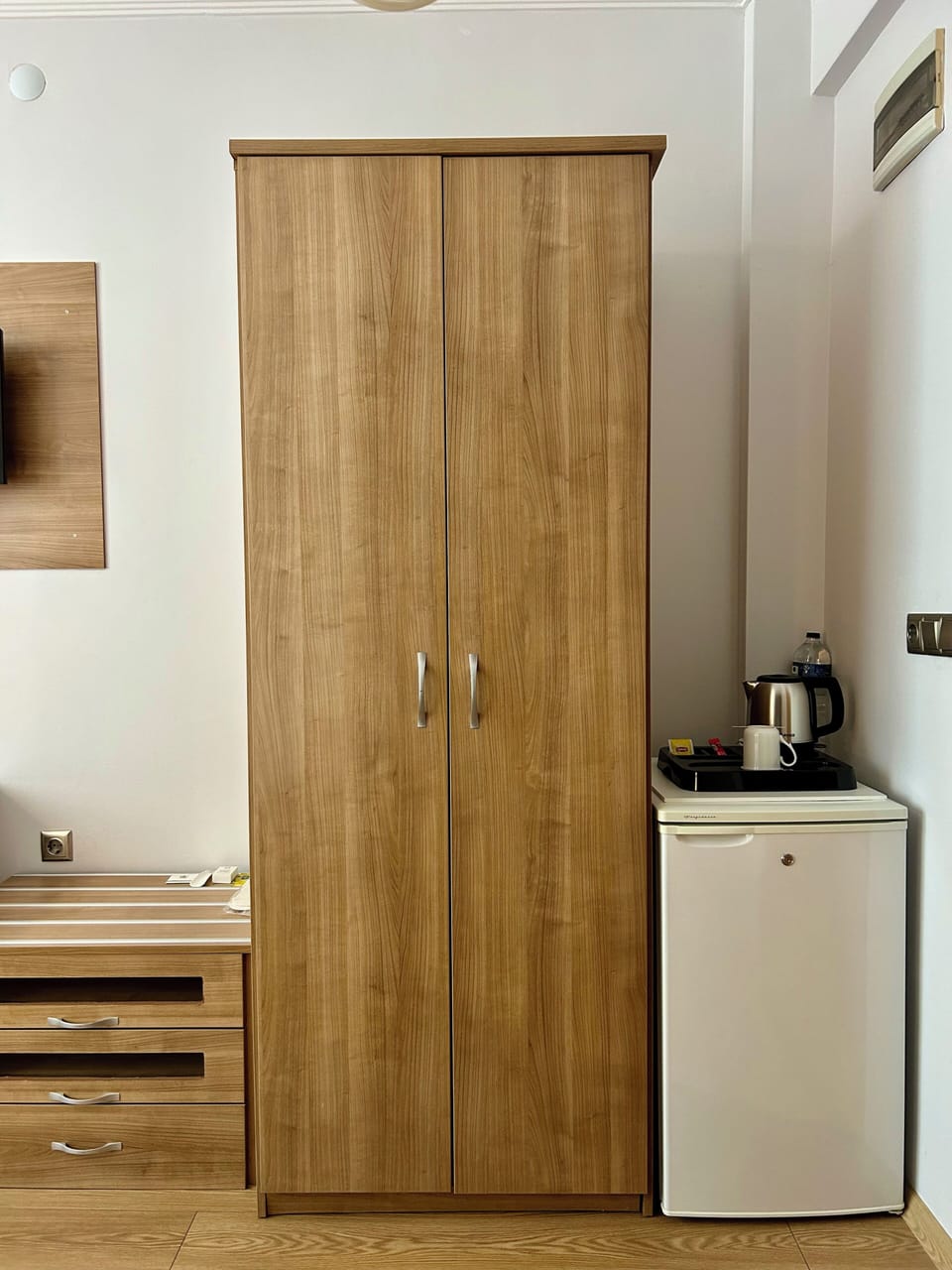 Standard Double Room Single Use, Courtyard View | Minibar, in-room safe, desk, laptop workspace