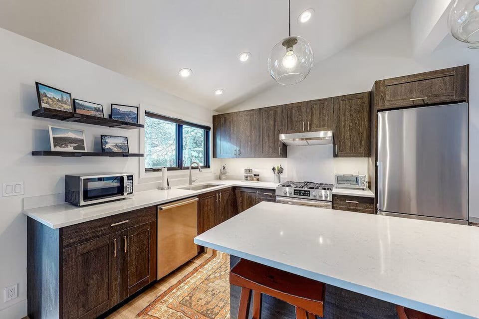 Condo, 1 Queen Bed, Balcony, Mountain View (West Ketchum Condo 10) | Private kitchen | Dining table