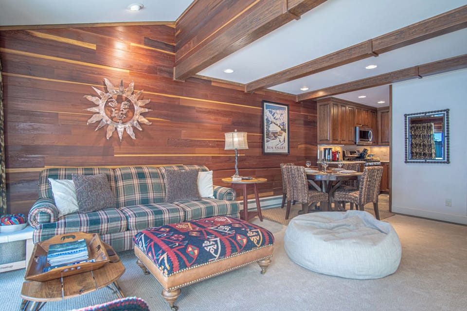 Condo, Multiple Beds, Patio, Mountain View (International Village at Warm Springs) | Living area | 42-inch flat-screen TV with digital channels