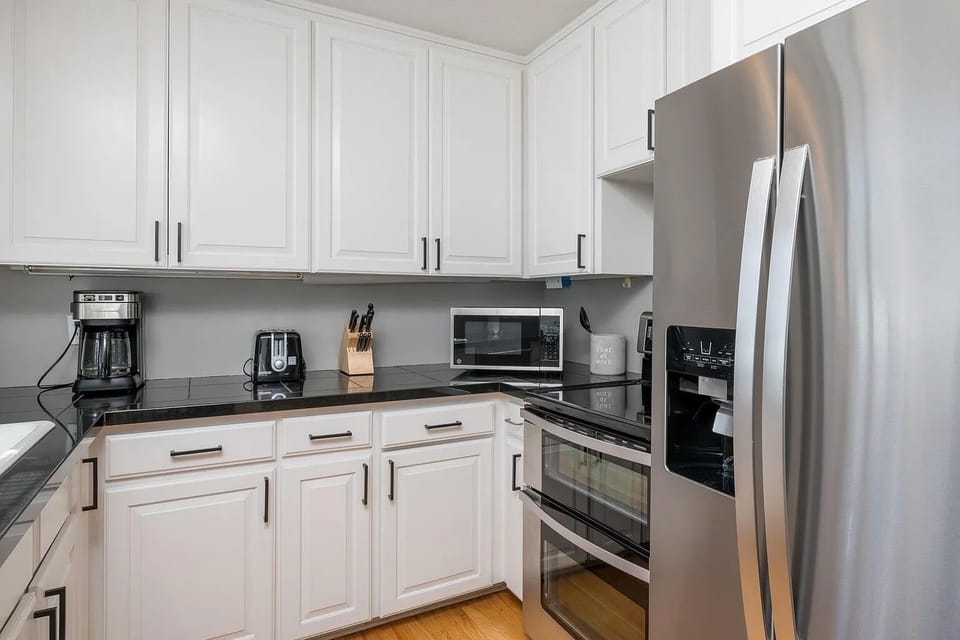Condo, Multiple Beds, Patio, Mountain View (Pinewood Condo 124) | Private kitchen | Dining tables