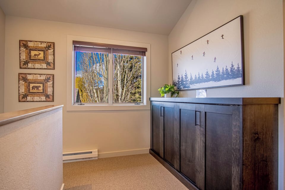 Condo, Multiple Beds, Balcony, Mountain View (Stonehenge Condo #5) | Interior