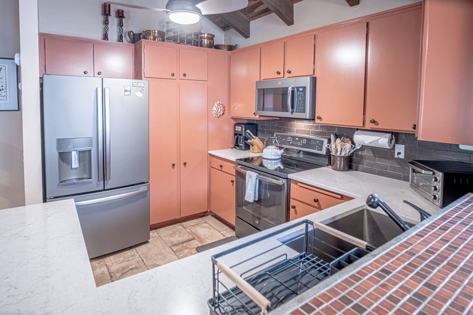 Condo, Multiple Beds, Patio, Mountain View (Snow Creek Condo 1557) | Private kitchen | Dining tables