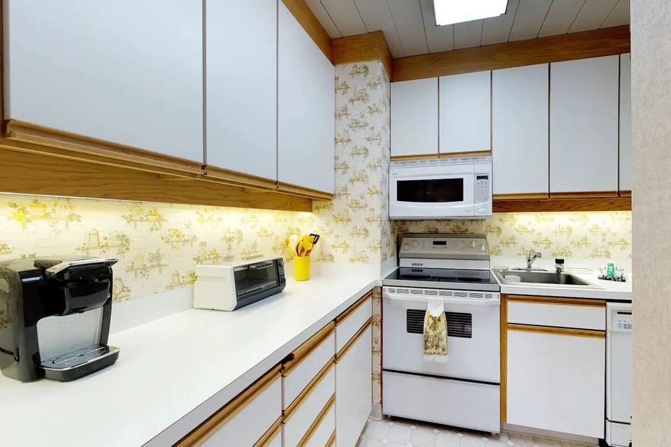 Condo, Multiple Beds, Patio, Mountain View (Baldy View Villager) | Private kitchen | Dining tables