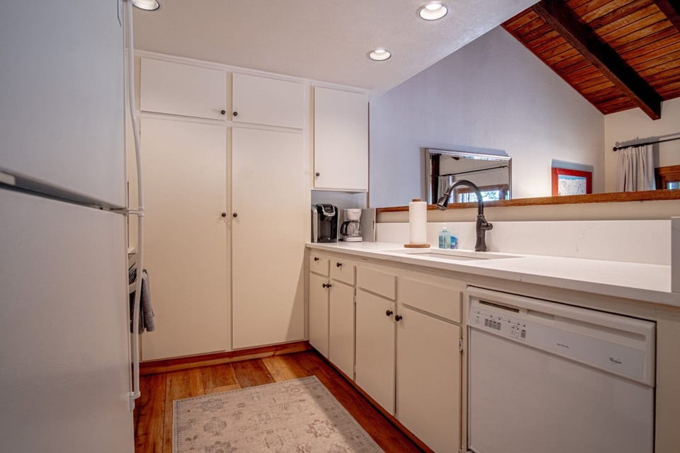 Condo, Multiple Beds, Balcony, Mountain View (Snow Creek Condo 1541) | Interior
