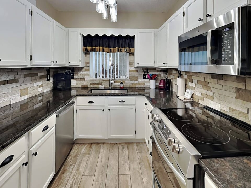Condo (2 Bedrooms) | Property amenity