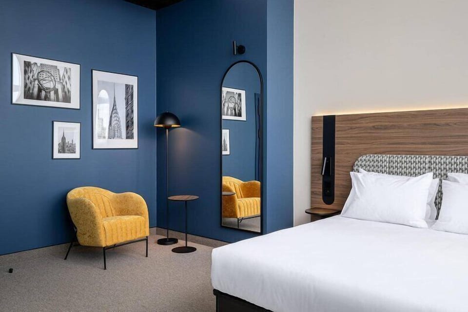 Premium Double Room, 1 King Bed | Desk, laptop workspace, cribs (free), rollaway beds (surcharge)