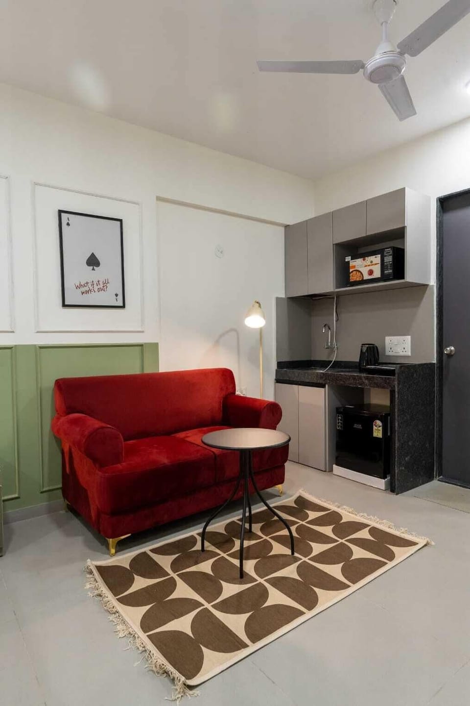 Deluxe Studio | Living area