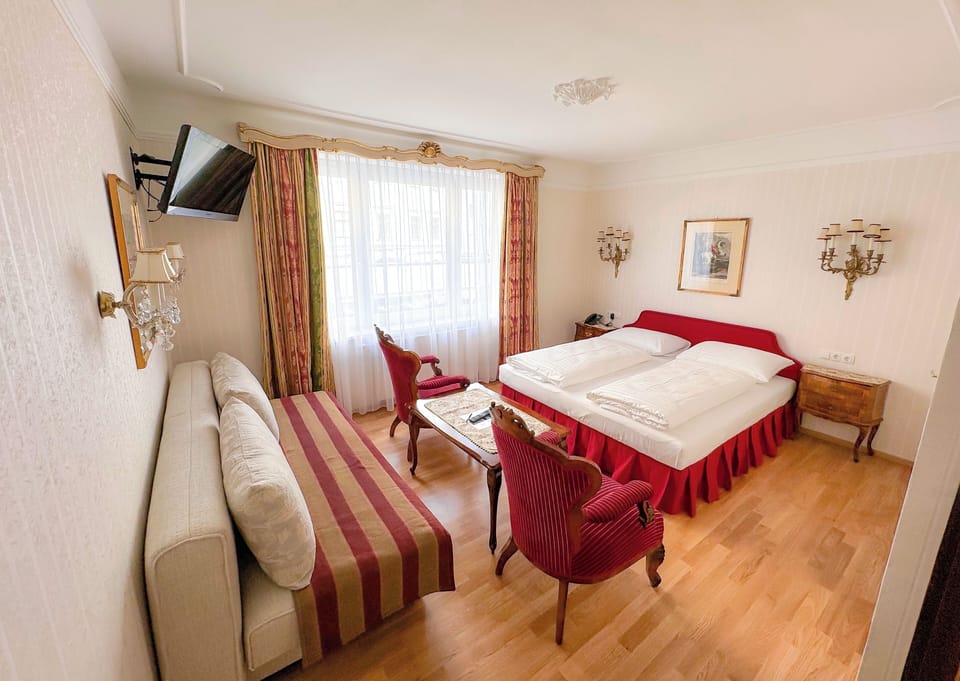 Superior Double Room | In-room safe, soundproofing, free WiFi, bed sheets