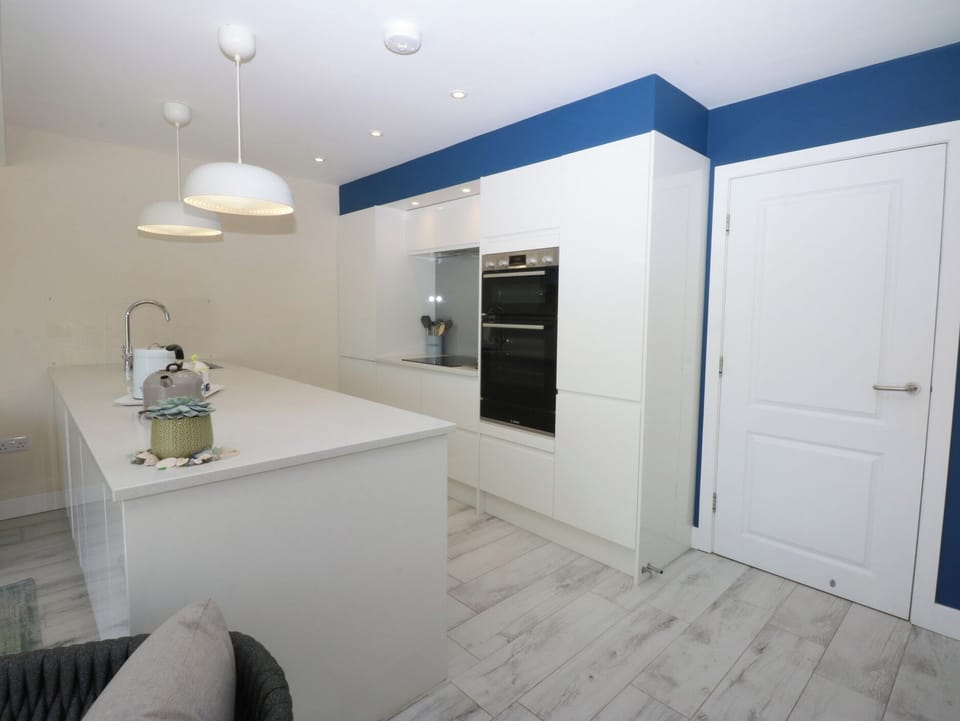 Cottage | Private kitchen | Cookware/dishes/utensils