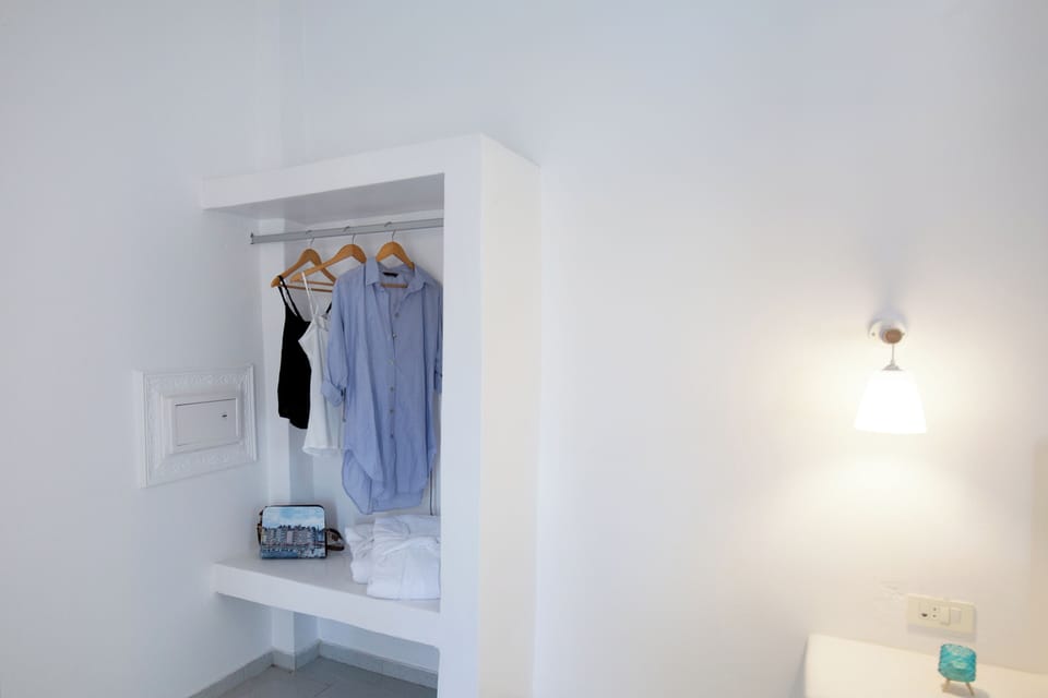 Frette Italian sheets, premium bedding, pillowtop beds, in-room safe