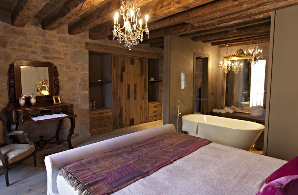 Superior Double Room | In-room safe, desk, free WiFi, bed sheets