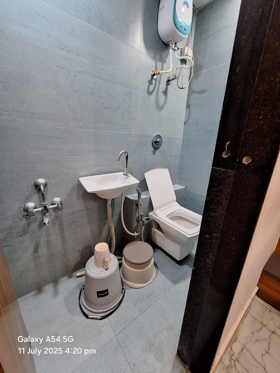 Shower, bathrobes, slippers, bidet
