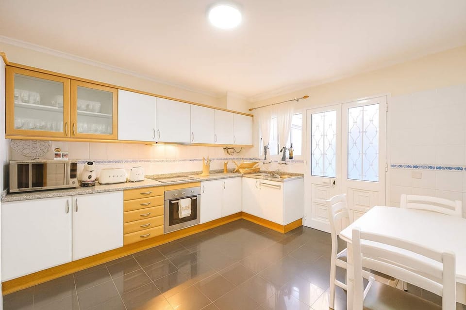 House | 3 bedrooms, desk, Internet