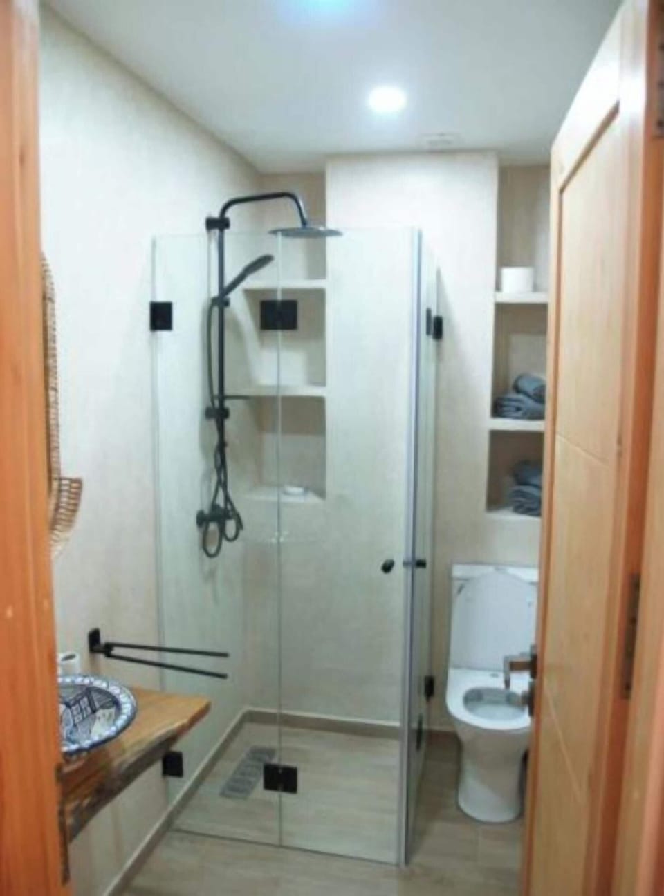 Shower, towels, soap, shampoo