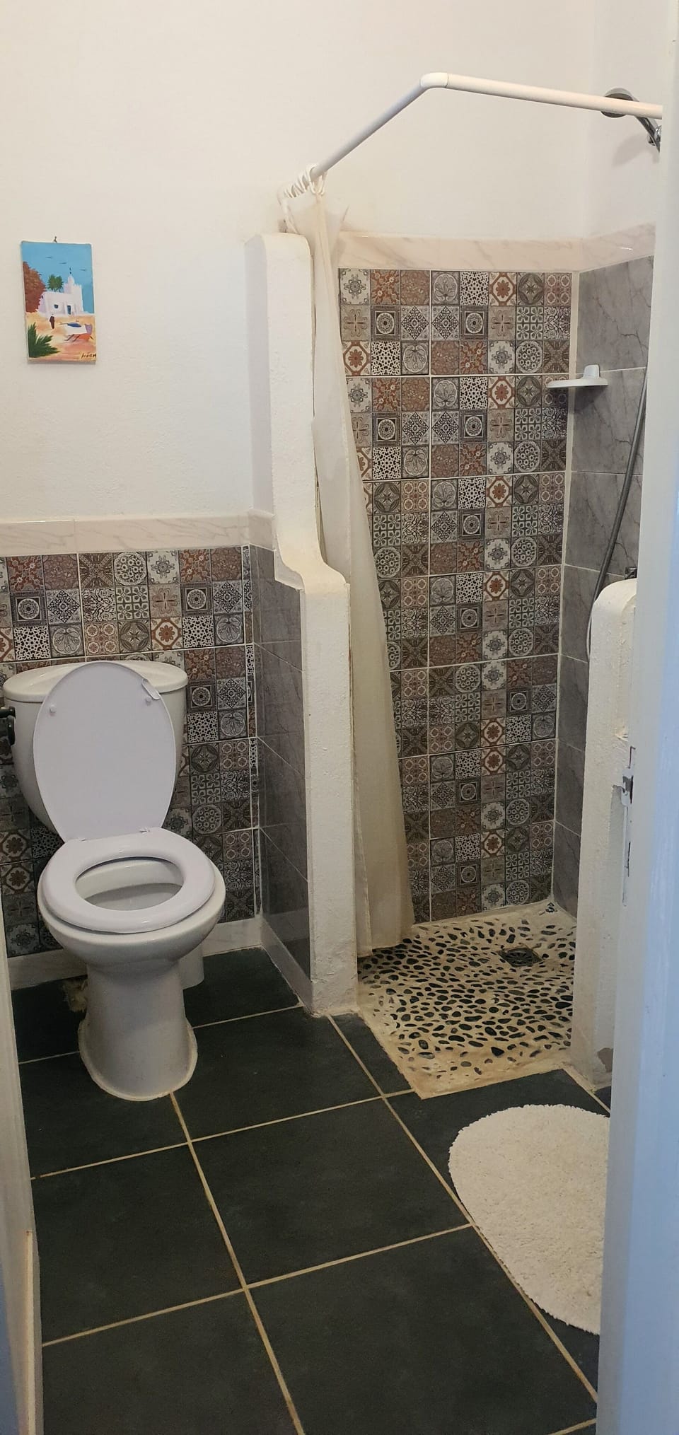 Standard Double Room, 1 Double Bed | Bathroom | Shower, free toiletries, hair dryer, towels