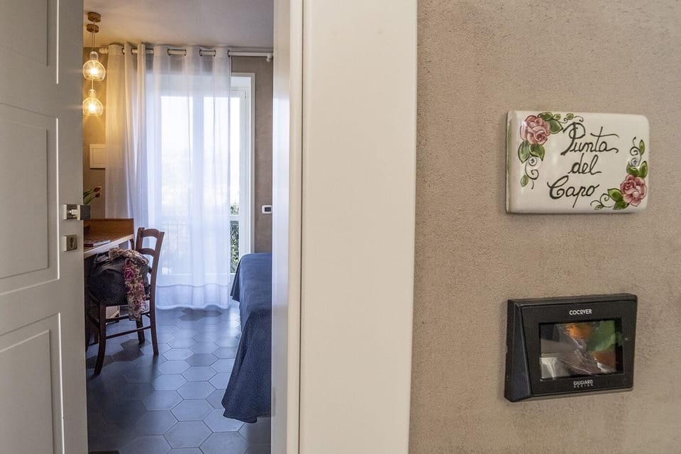 Design Room, 1 King Bed, Partial Sea View | Down comforters, minibar, in-room safe, desk