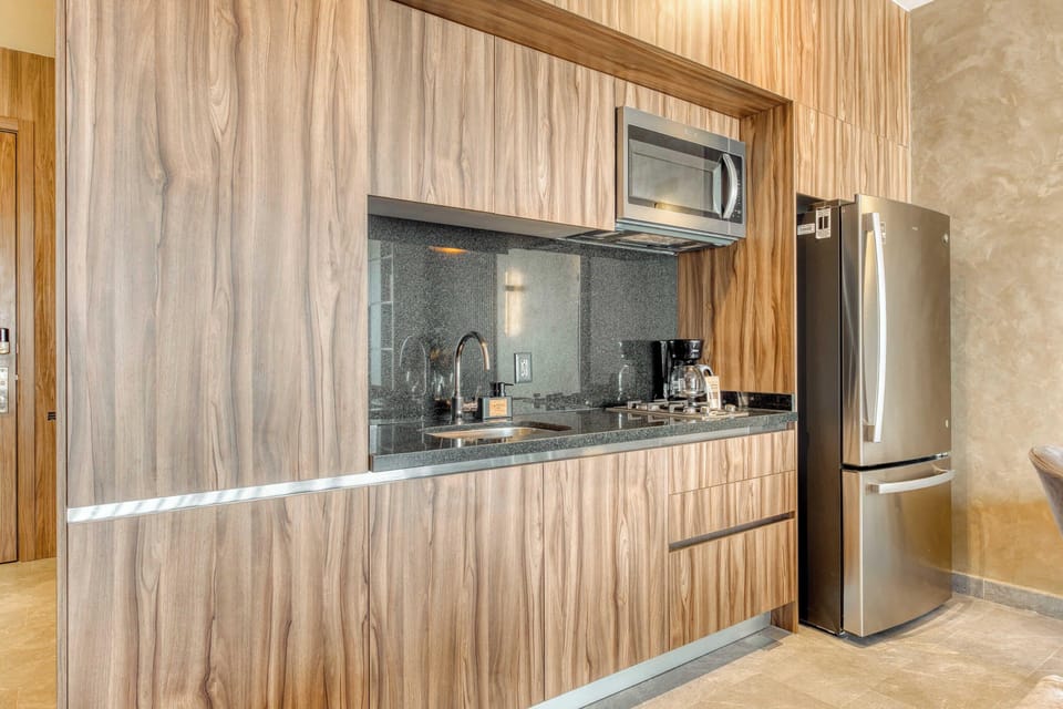 Studio, 1 Queen Bed, Kitchen, City View (Be Grand Reforma 3805) | Private kitchen