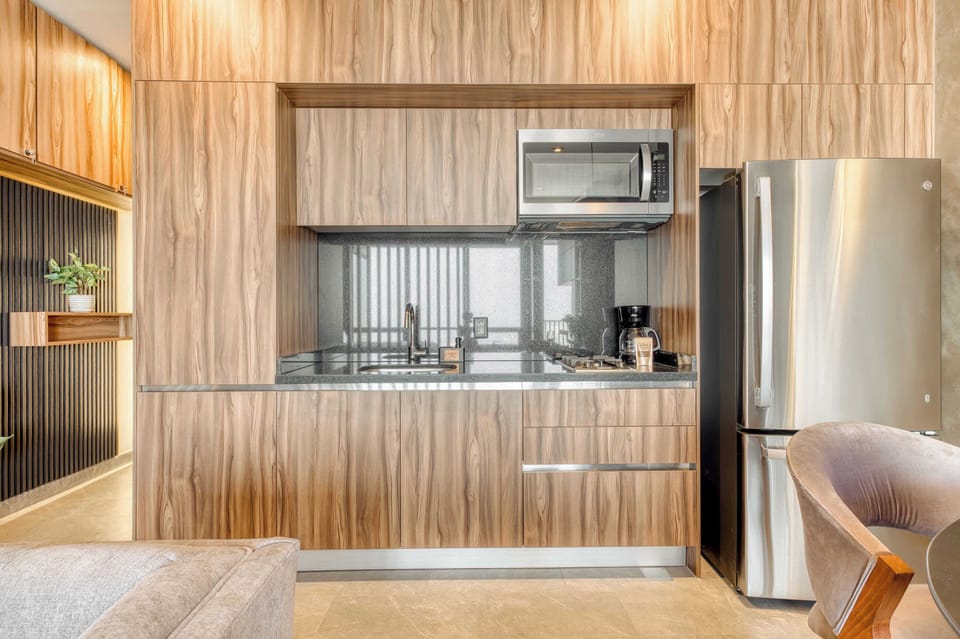 Studio, 1 Queen Bed, Kitchen, City View (Be Grand Reforma 3805) | Private kitchen