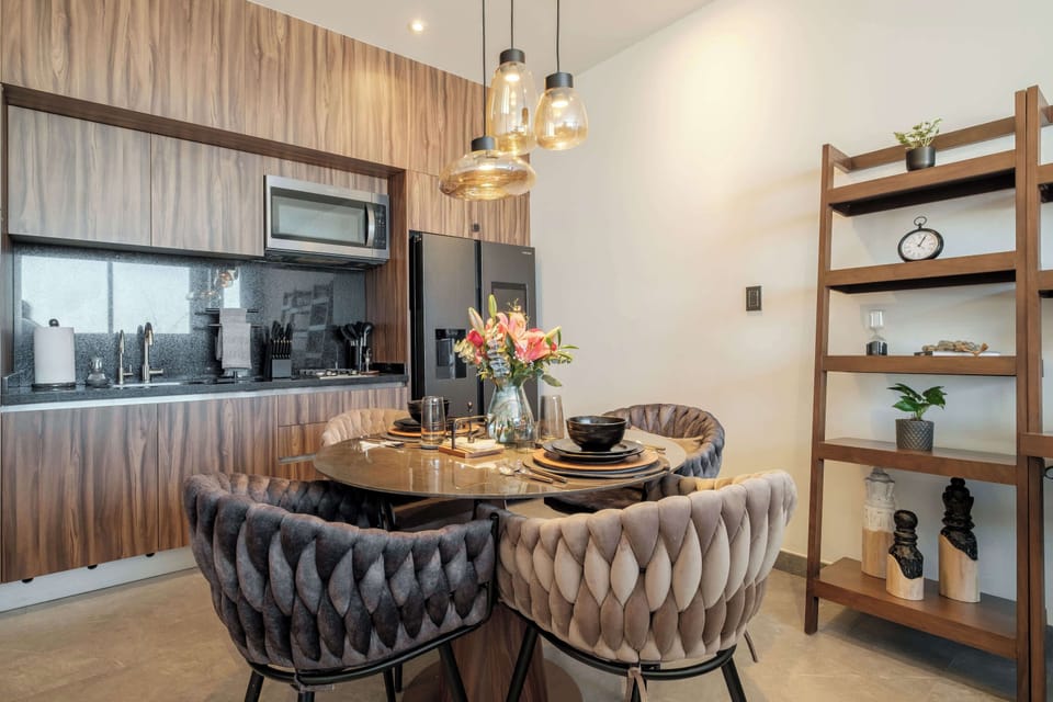 Apartment, 1 King Bed, Balcony, City View (Be Grand Reforma 2705) | Dining