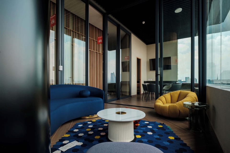 Studio, 1 Queen Bed, Kitchen, City View (Sky Town 2004) | Interior