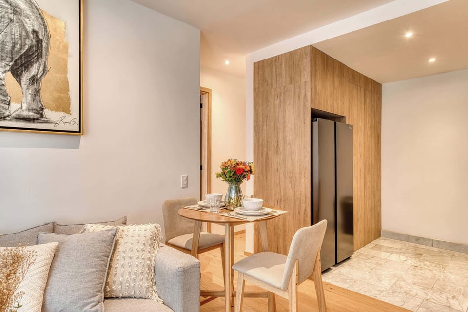 Apartment, Multiple Beds, Kitchen, City View (Unico Roma Torre Maple 302) | Interior