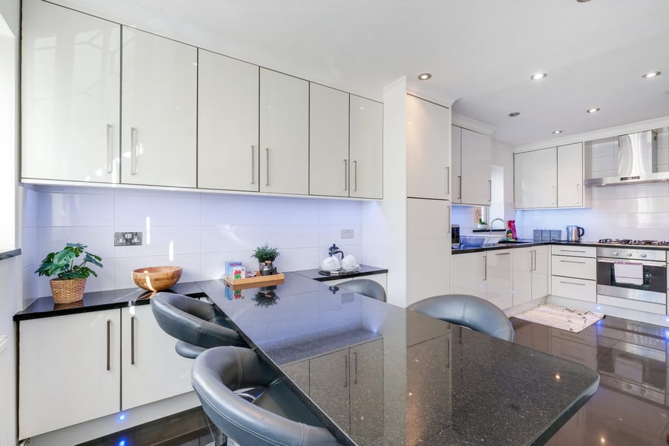 Family House | Private kitchen | Electric kettle, toaster