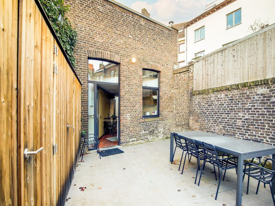 House | Balcony