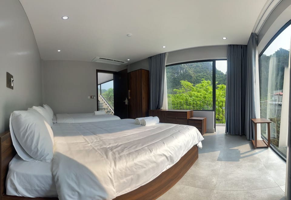 Family Room, Mountain View | Blackout drapes, soundproofing, iron/ironing board, free WiFi