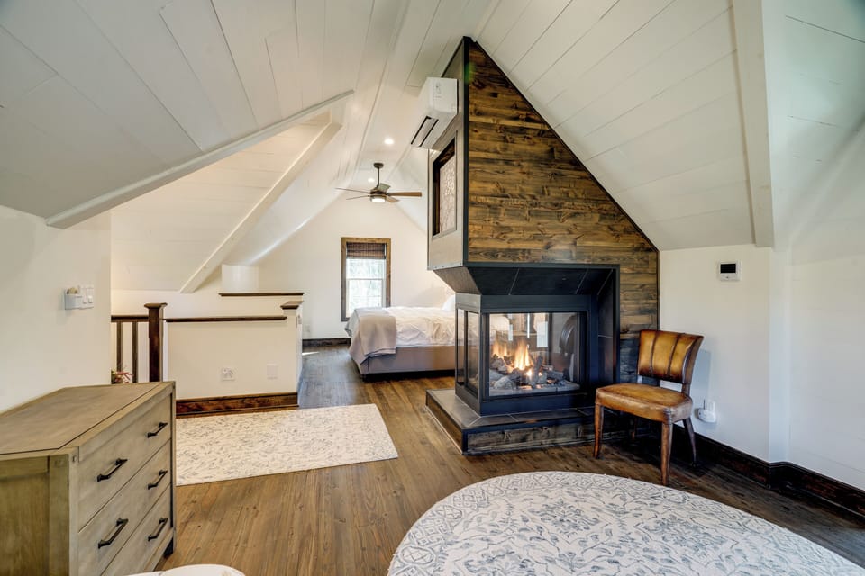 Old Stone Cottage Retreat in the Heart of Missouri Cottage in Missouri