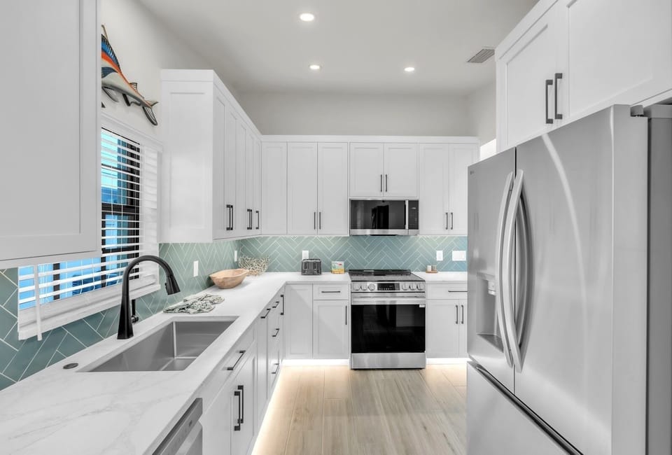 House, 4 Bedrooms | Private kitchen | Coffee/tea maker, fridge, oven, toaster