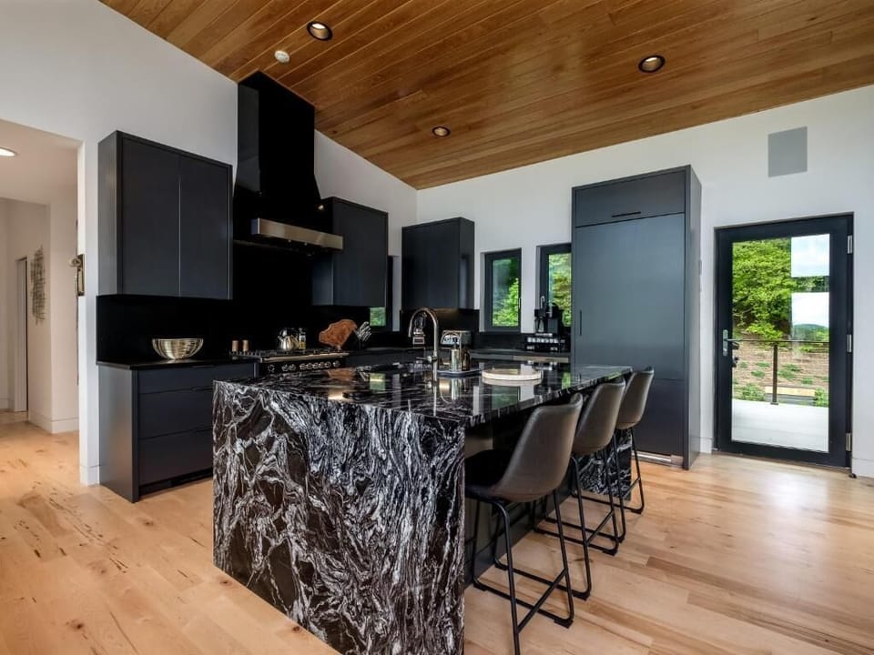Luxury House, Mountain View | Private kitchen | Coffee/tea maker, toaster