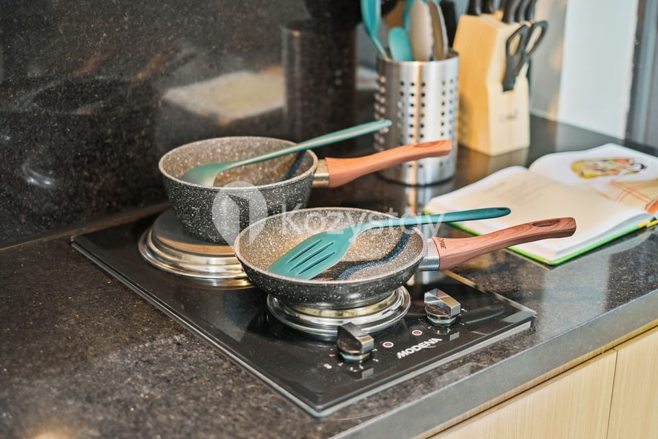 Apartment, 3 Bedrooms, City View | Private kitchen | Full-size fridge, microwave, stovetop, rice cooker