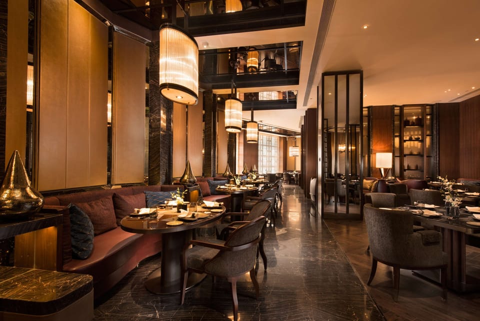 7 restaurants; breakfast, lunch, dinner, and brunch served