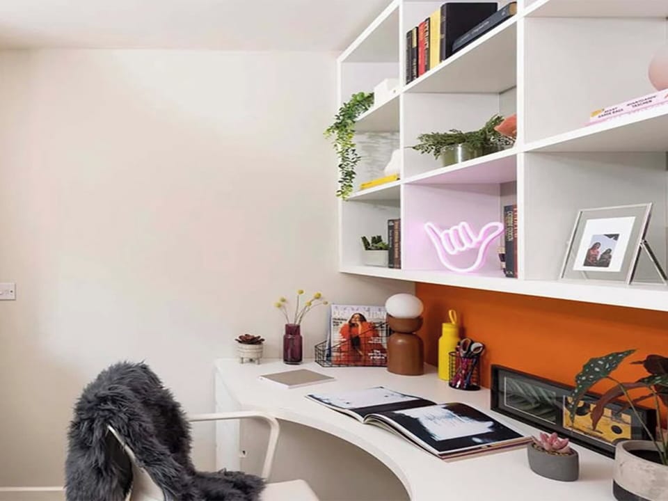 Classic Single Room | Laptop workspace, free WiFi