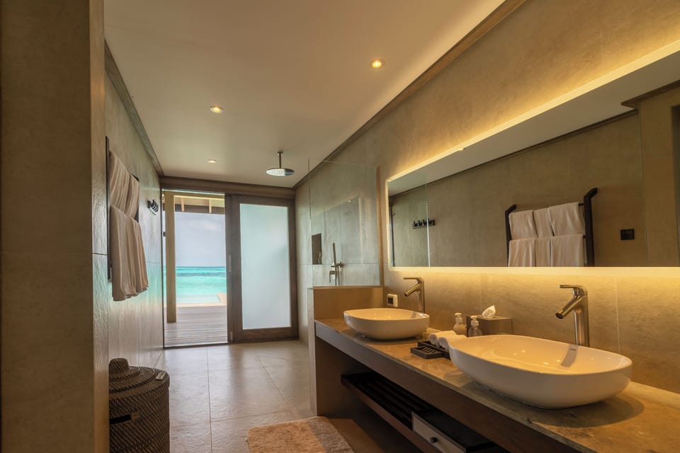 Ocean Pool Villa | Bathroom | Free toiletries, hair dryer, towels, soap