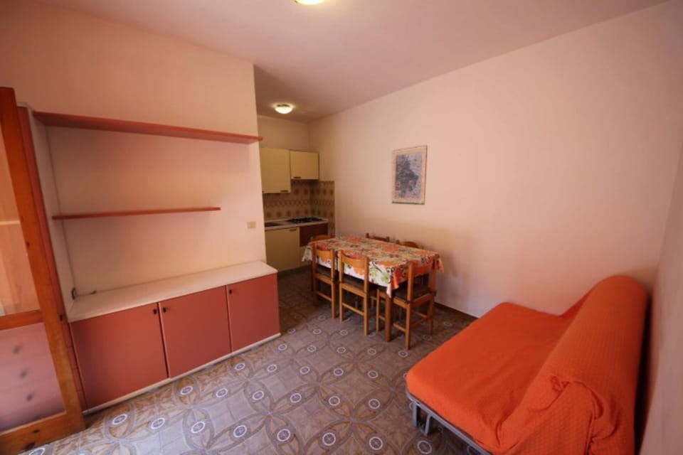 Apartment, 2 Bedrooms, City View | Dining room