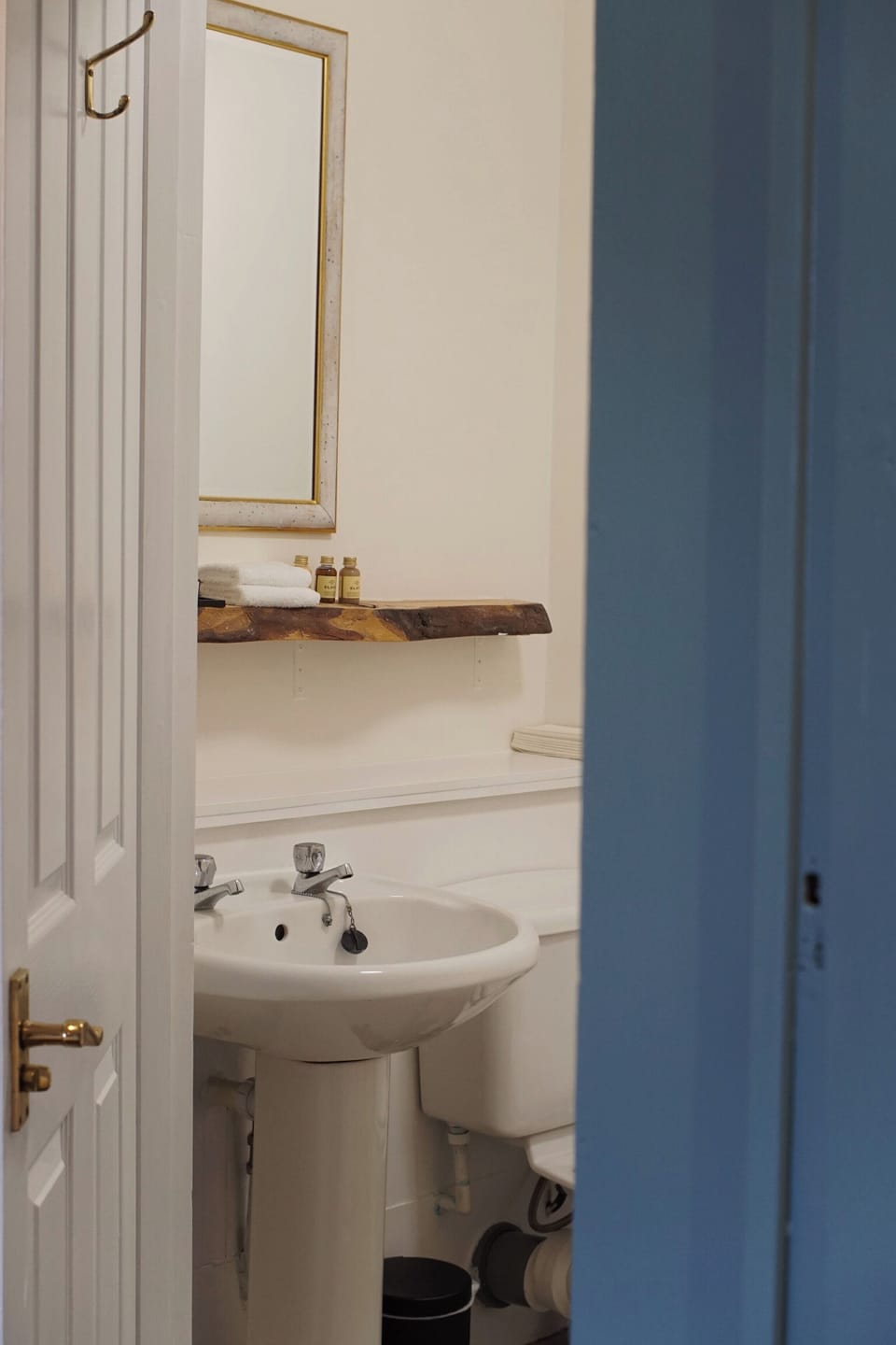 Shower, towels, soap, shampoo