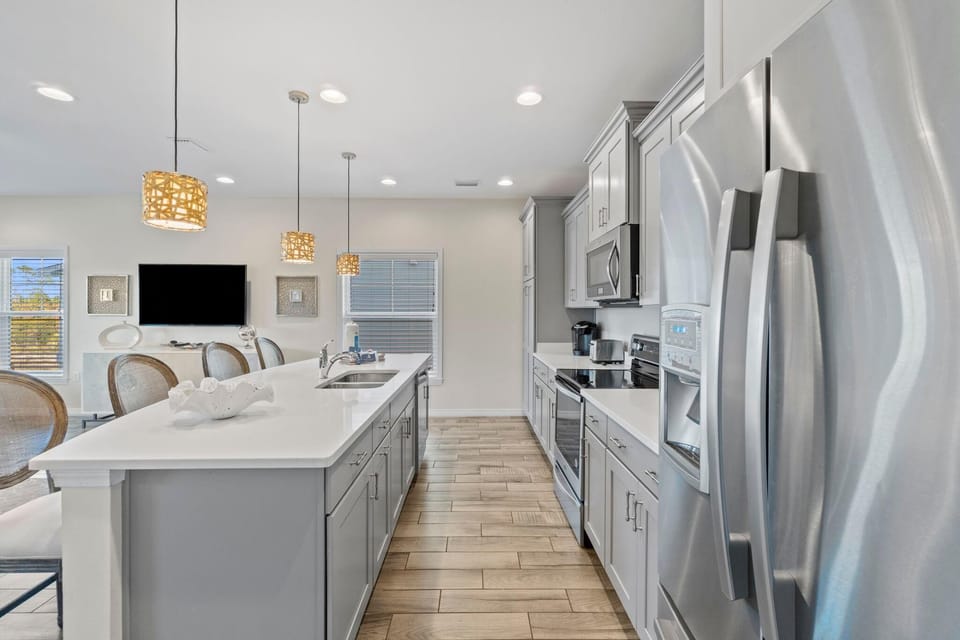 House, Multiple Beds (Gone Gulfing - Isle Be Chillin at Los) | Private kitchen | Oven, toaster
