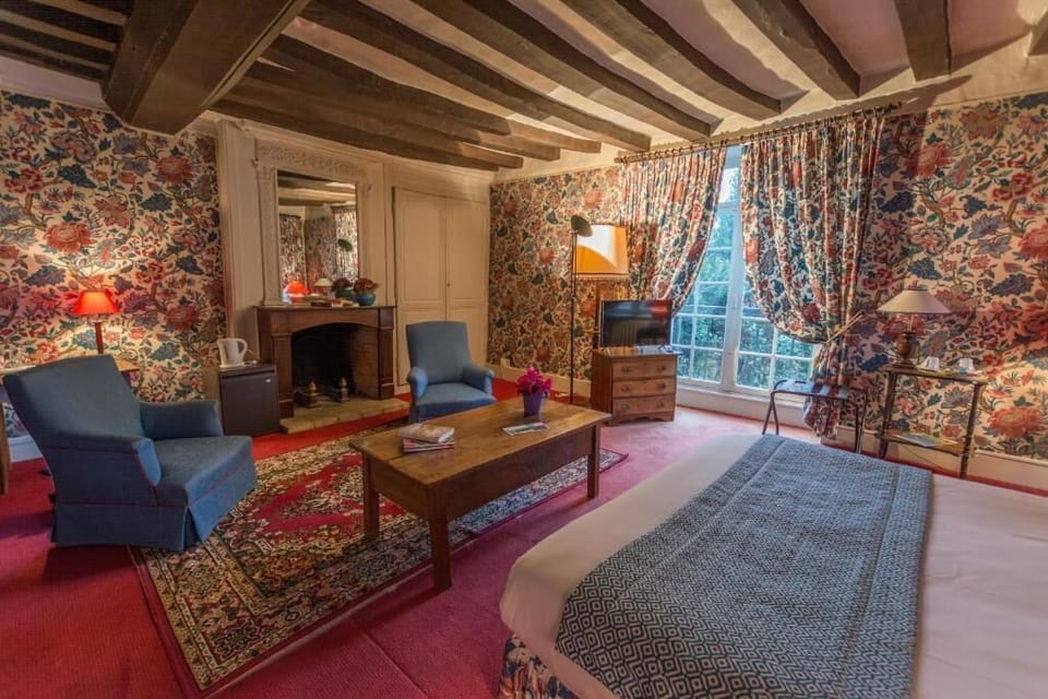 In-room safe, soundproofing, free WiFi