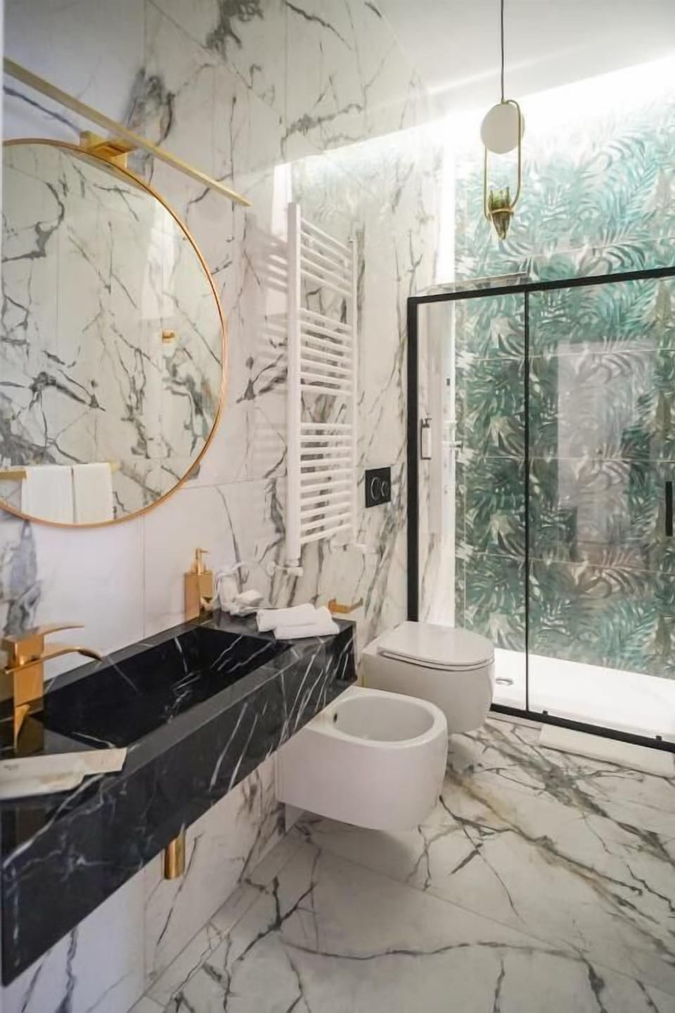 Design Double Room, 1 King Bed, Private Bathroom | Bathroom shower