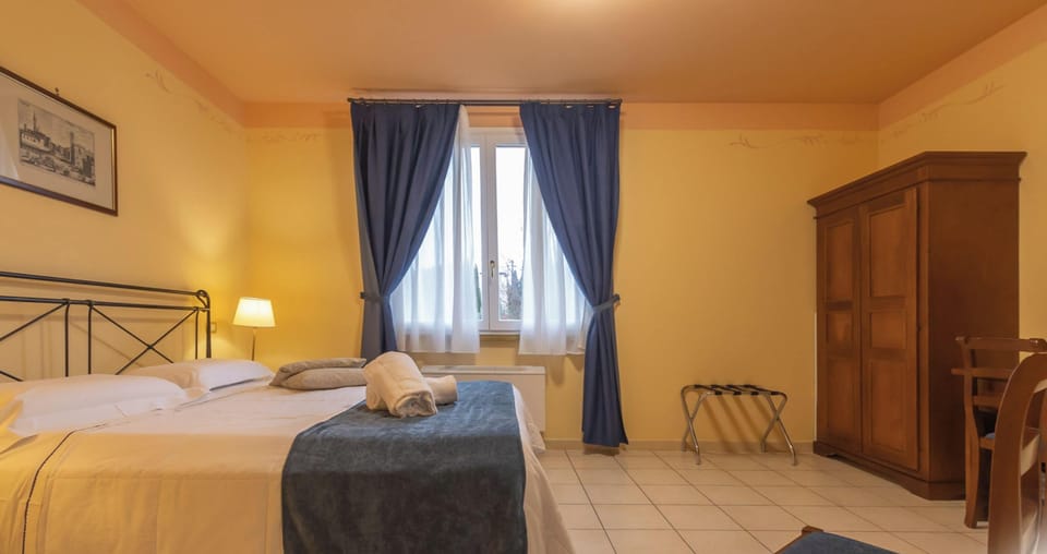 Deluxe Double or Twin Room, Balcony | In-room safe, WiFi (free)