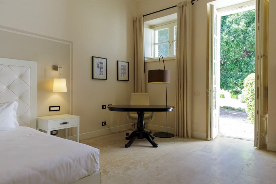 Deluxe Double or Twin Room | Minibar, in-room safe, free cribs/infant beds, free WiFi