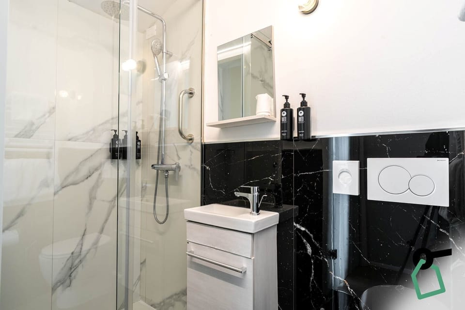 Double Room | Bathroom