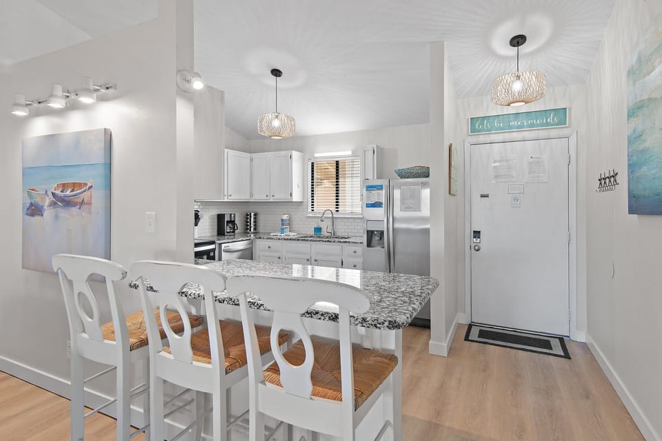 Condo, Multiple Beds (Chateau La Mer II #903) | Private kitchen | Oven, toaster
