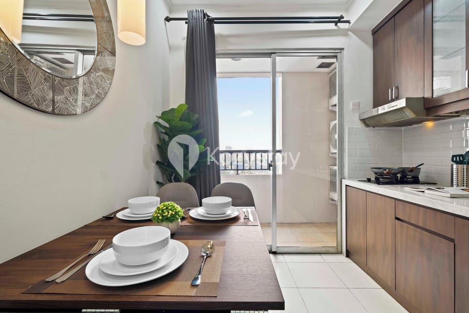Apartment, 2 Bedrooms, City View | Dining room