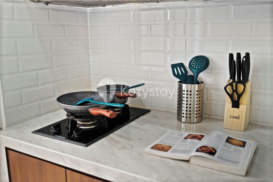 Apartment, 2 Bedrooms, City View | Private kitchen | Full-size fridge, microwave, stovetop, rice cooker