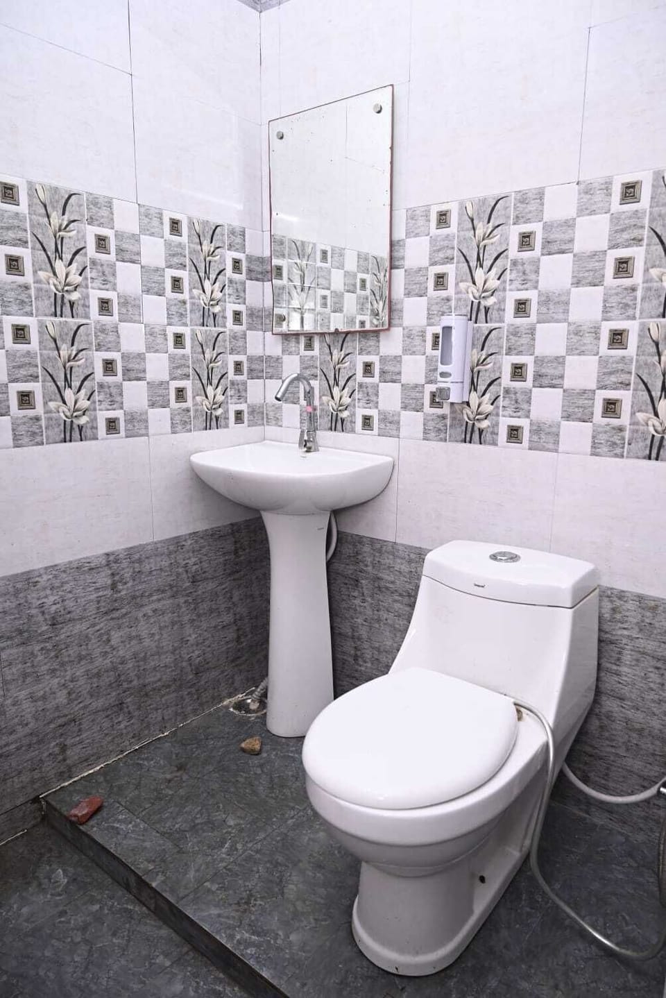 Shower, towels, soap, shampoo