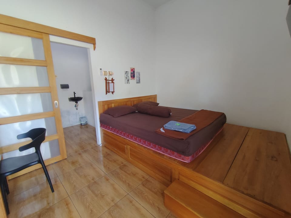 Standard Double Room | WiFi (free), bed sheets