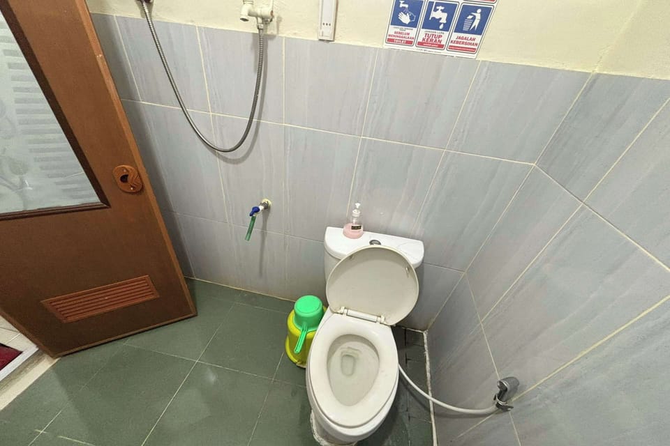 Family Suite | Bathroom | Shower, towels